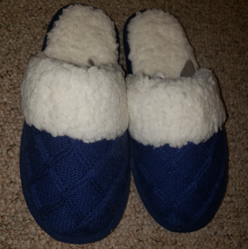 Victoria Secret Pink 5-6 slippers size S